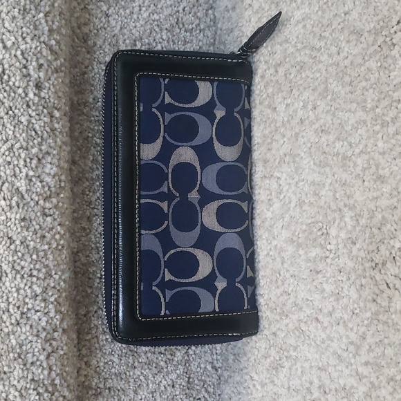 Coach monogram zippy wallet - Picture 3 of 8